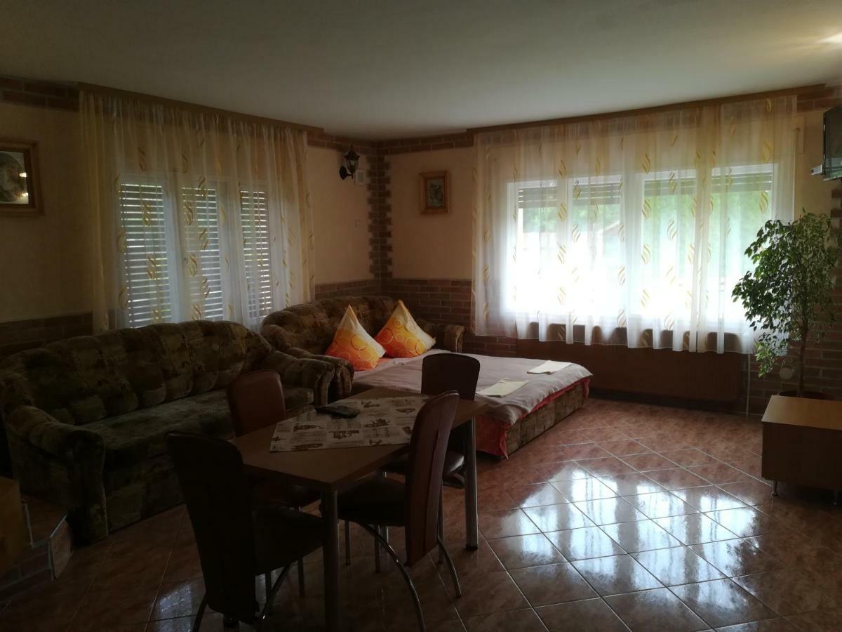 Pensiunea Colt Alb Băile Homorod Exterior foto